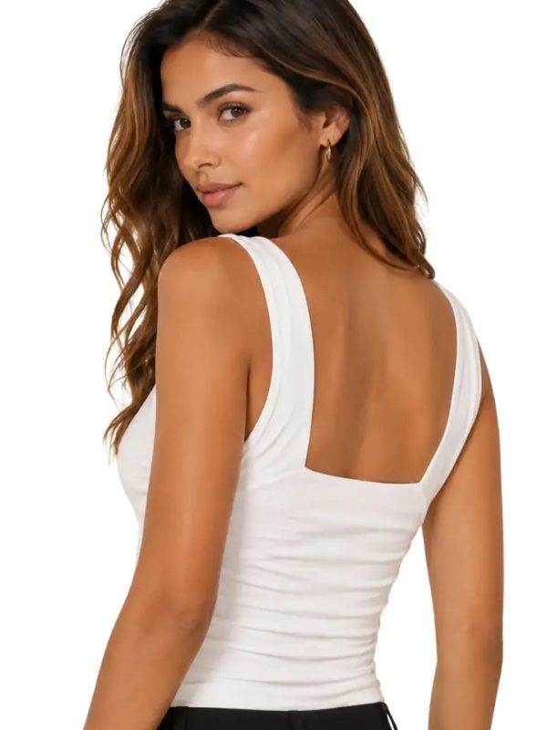 Blusa blanca de cuello alto