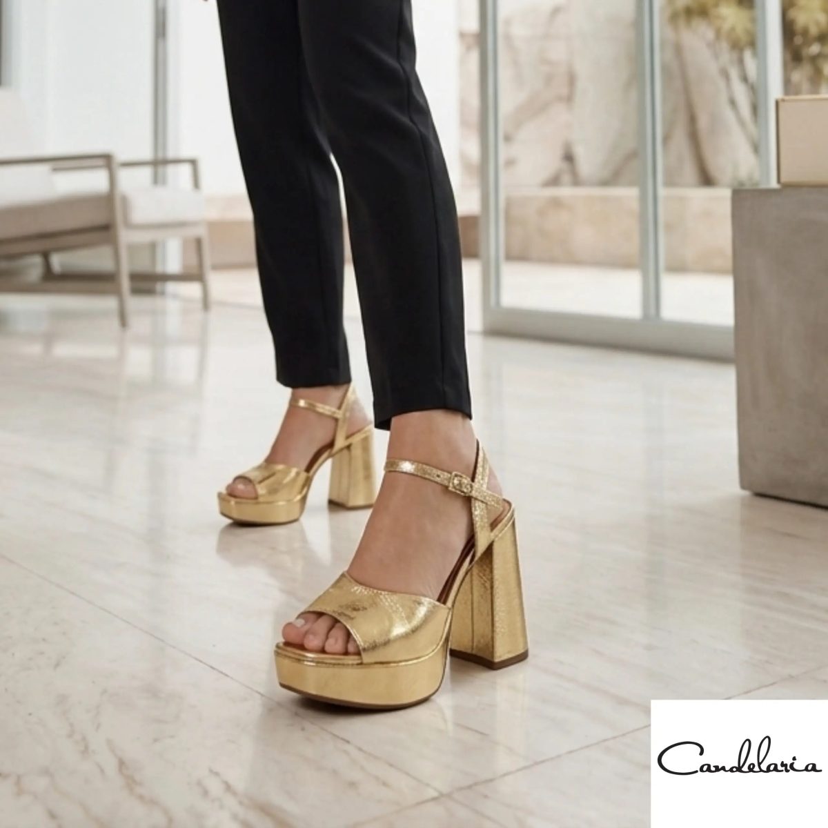 Sandalia elegante de moda