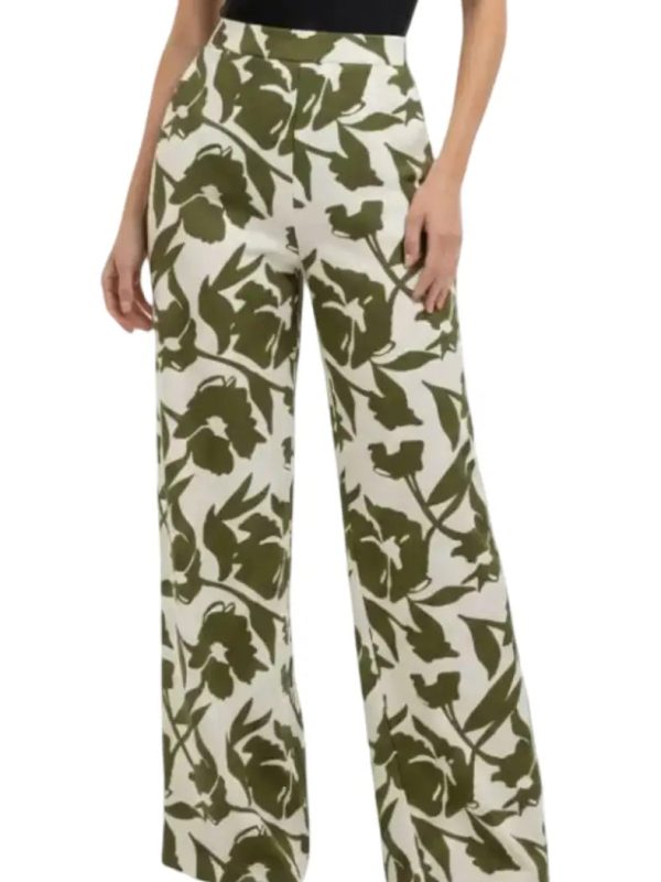 Pantalón casual acabado moderno