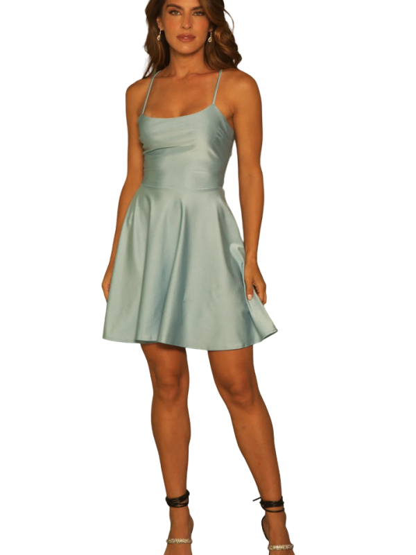 Vestido corto estilo llamativo
