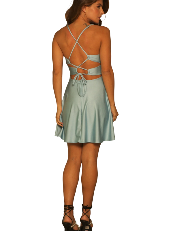Vestido corto estilo llamativo