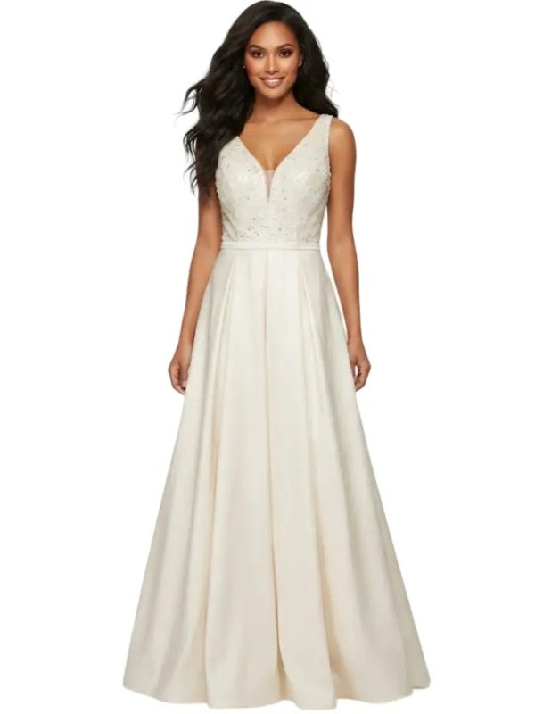 Vestido juvenil para grados solemnes